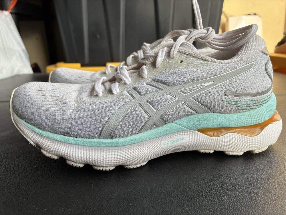 Asics Gel Nimbus 24 1012B201 Gray Running Shoes Sneakers Women’s Sz 6 Fast Ship